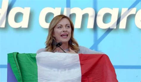 Sie ist seit 2014 vorsitzende der partei fratelli d'italia und seit september 2020 präsidentin der europapartei europäische konservative und reformer (ekr). Meloni torna al 'date figli alla patria': "La natalità non ...