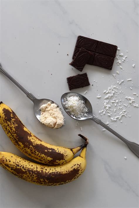 Erkalteten kuchen mit schokolade überziehen. Kokos-Bananen-Kuchen - der gesunde Kuchen von Pamela Reif ...