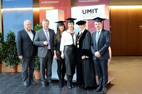 Aufregung um interview von tiroler landesrat. Bernhard Tilg als Ehrengast an der UMIT - Innsbruck