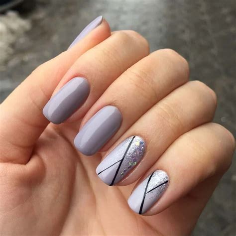 Estos diseños de uñas en tendencia, pueden llevar un terminado mate o brilloso. Diseños De Uñas 2021 / Uñas cortas con decoración mate y ...