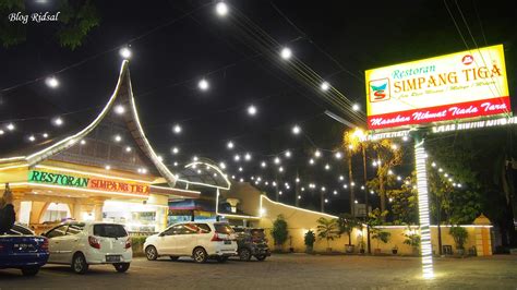 Enak tenan simpang tiga menyediakan menu bakso dan mie ayam, kami berada di jalan kaharudin nasution kelurahan simpang tiga kecamatan bukit raya pekanbaru, kami buka setiap hari mulai pukul 3.30 sore sampai. Restoran Simpang 3: Cita Rasa Minang, Melayu dan Modern ...