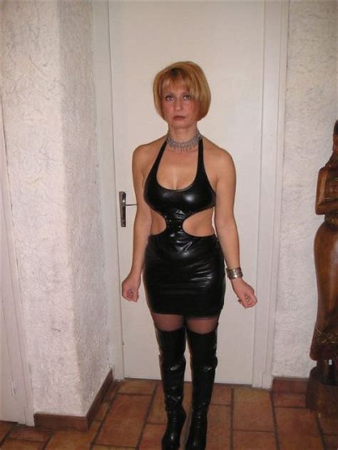 I am still wearing my satin blouse, stockigns and crotchless panties and i demand you pay me so i allow you to lick my pussy. cuissardes - la passion du vinyl