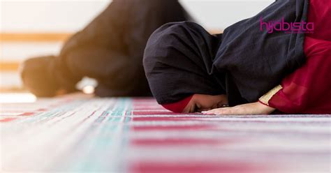 Bacaan sholat subuh salah satunya adalah membaca doa qunut yang berbunyi allah hummah dinii fiiman hadait. Banyak Ganjaran Kita Boleh Dapat Pada Waktu Subuh, Jangan ...