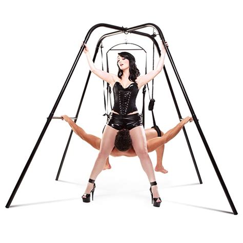 Bei einer liebesschaukel (auch sling oder loveswing genannt) handelt es sich um eine schaukel, die als sexspielzeug dient. Liebeschaukel Gestell | BDSM Shop Chainfashion