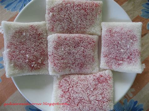 Jika bulan puasa, kuih ni memang popular. Resepi Kuih Bunga Pudak.