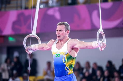 Barra olimpica (crossfit) 2,20 m barra cromada com rolamento comprimento 2,20 mt espaço útil para pegada: Equipe masculina da ginástica recupera o ouro por equipes ...
