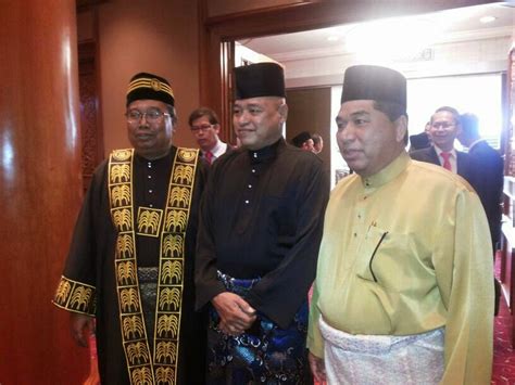 Langsung buletin awani khas pelantikan yang dipertua dewan rakyat baharu. Aktivis Pendang Jr : SENATOR : DATO SUHAIMI DAN SHAHANIM ...