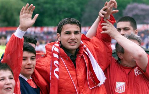 Adrian mutu 1 1 date of birth/age: Adrian Mutu i-a dat bătăi de cap mamei sale - YVE.ro