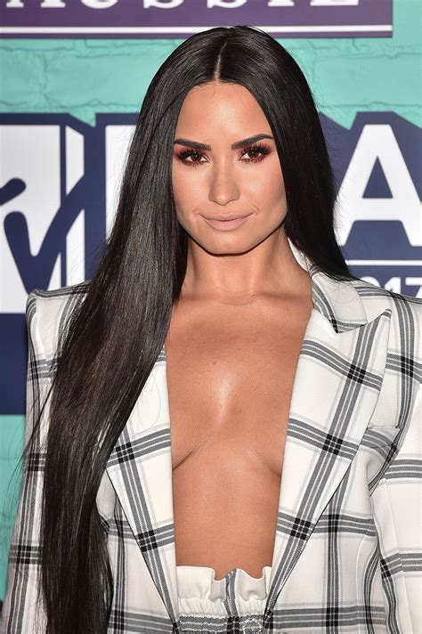 Demetria devonne lovato was born on august 20, 1992 in albuquerque, new mexico & raised in dallas, texas. Everyone Thinks Demi Lovato Looked Like Demi Moore at the ...