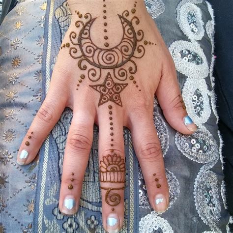 From music festivals to generally on the street, henna. Hire Miami Henna Tattoo Artist - Henna Tattoo Artist in ...