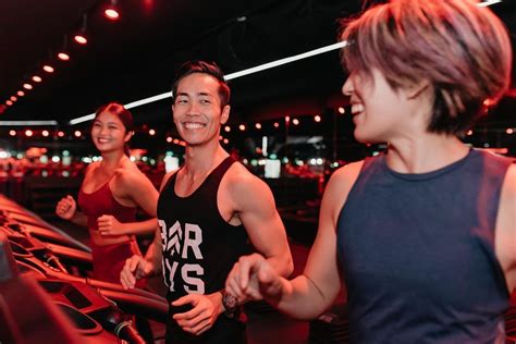 From gym membership costs to locations and facilities, we've got you covered! 2020 Boutique Fitness Studio Highlights, New Gym Openings and Fitness Trends Outlook in Singapore