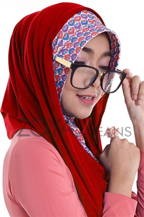 300 gambar kartun muslimah bercadar cantik sedih keren lengkap. Jangan Heran Kenapa Cewek Berhijab Amp Berkacamata Menarik ...