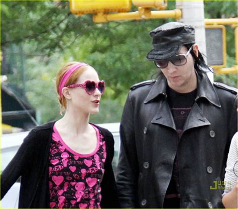 Despite the many rumors about manson (and his since then, wood has been spotted in other relationships (including one that involved marriage and a child), but all her other. Evan Rachel Wood Break Up Manson | d33blog