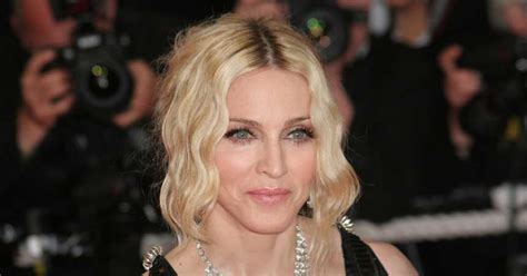 Born august 16, 1958) is an american singer, songwriter, and actress. ¿Cómo hizo Madonna para saltar las normas Covid y viajar a ...