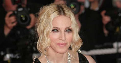 Madonna's official web site and fan club, featuring news, photos, concert tickets, merchandise, and during the past few months, some of madonna's singles and remixes from the 90s and 00s were. ¿Cómo hizo Madonna para saltar las normas Covid y viajar a ...