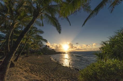 Mama's fish house is the perfect place to unwind with family and friends. Mama's Fish House, Maui, Hawaii OC[2000x1333 ...