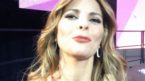 91%(35)91% encontró este documento útil (35 votos). Sónia Araújo em declarações ao site Festivais da Canção ...