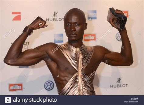 He was one of the most booked black male models of the world from 2005 to 2008. Papis Loveday Stockfotos und -bilder Kaufen - Alamy