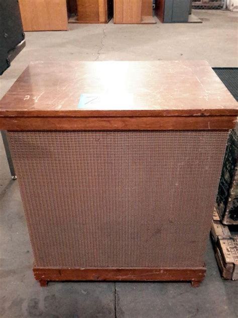 You'll never see them look this pristine onstage. iBid Lot # 7266 - Baldwin Leslie Tone Cabinet Model BL-1