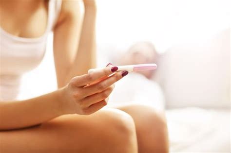 Schwangerschaftswoche natürlich wesentlich offenkundiger ist, als im zweiten schwangerschaftsmonat. Schwangerschaftstest: Ab wann ist er sicher? | BRIGITTE.de