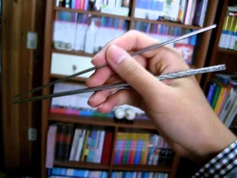 If you can properly use chopsticks, your meals will suddenly become easier and more enjoyable! How to hold chopsticks properly(correctly)