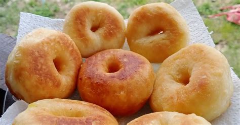 Donat adalah makanan yang digoreng terbuat dari tepung terigu, gula, telur dan mentega atau margarin. Resep Donat Kentang Takaran Sendok - 9 Cara Bikin Donat ...