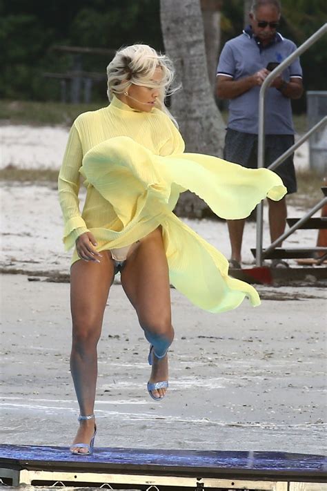 Rita ora — anywhere 03:35. RITA ORA on the Set of a Video in Miami 01/10/2020 - HawtCelebs