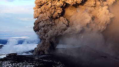 Selten hat die naturgewalt so viele menschen betroffen wie der ausbruch am eyjafjallajökull. Islands größter Vulkan erwacht - Die Katla rumort ...