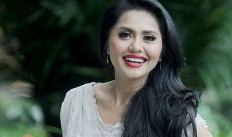 5 Artis Veteran Yang Senasib Dengan Fazura Dalam Bidang ...
