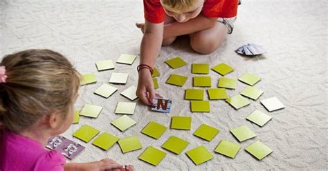 Para la práctica de los juegos tradicionales al igual que cualquier juego en esta etapa de desarrollo necesitan la participación y/o la cada hueco tiene su dueño, y desde una distancia de cinco pasos o más, se lanza la pelota y el. Cinco juegos de mesa para estimular tu memoria y divertirte | Rosario3.com | Noticias de Rosario ...