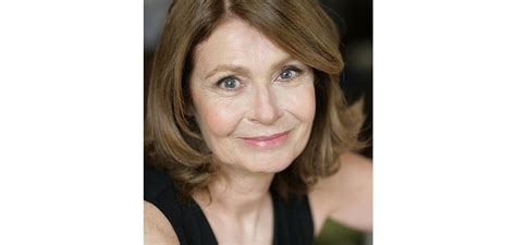 À la suite d'un entretien d'embauche qui se passe pour lulu femme nue, solveig anspach retrouve la comédienne karin viard avec laquelle elle avait tourné son premier long métrage en 1999, haut les. image de femme 50 ans - Image De