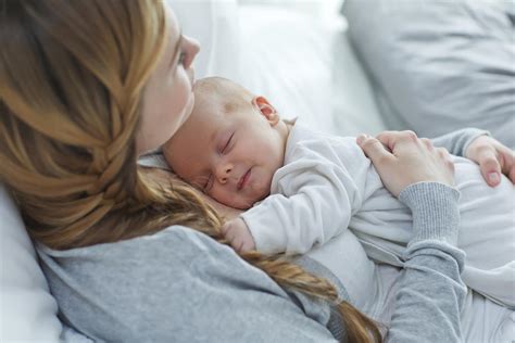 Dr suzannah lipscomb is a broadcaster and head of faculty and senior lecturer in early modern history at new college of the humanities. 7 Great Tips for Moms with Newborn Babies - Mom Blog Society