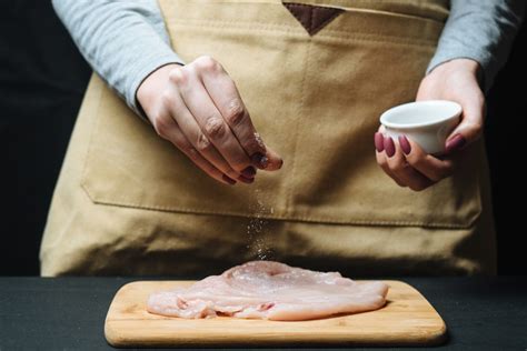 Each bag of smoked deer/beef sausage seasoning comes with the correct amount of speed cure (sodium nitrite) and a printed directions/guide on how to use the seasoning. How to Season Meat Like a Pro at Home