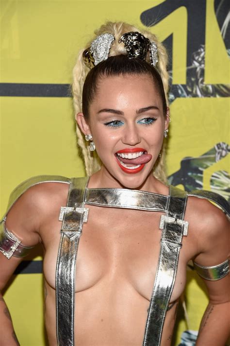 Ufc's julian marquezresponds to miley cyrus.'i won't break your achy heart!' Miley Cyrus at the MTV VMAs 2015 Pictures | POPSUGAR ...