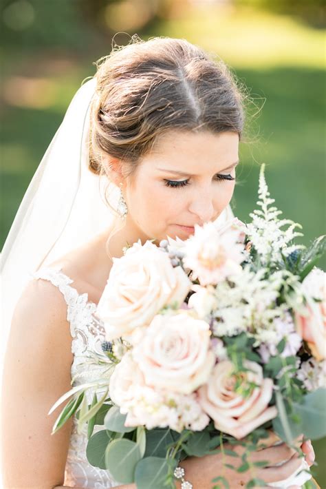 Leslie ann photography is a premier wedding photography team in the phoenix, arizona and denver, colorado areas. Pear Tree Estate, Champaign IL Wedding Photos | Blush bouquet wedding, Wedding photographers ...