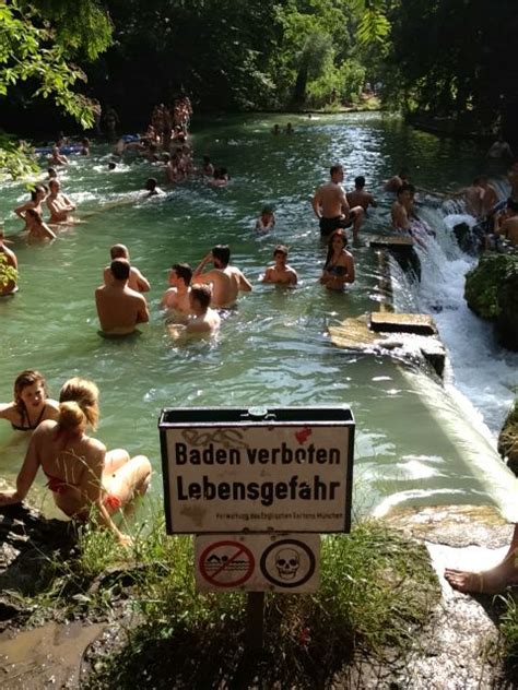 Übernachtungsoptionen in der nähe von münchen. München Eisbach Englischer Garten | Englischer garten ...