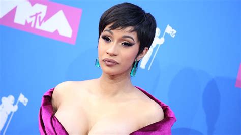 Cardi b opens up about being sexually harassed during photoshoot. Cardi B apparaît dans le film Fast & Furious 9 - Crumpe