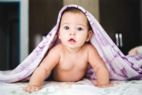 Daily bathing and moisturizing is key to treating baby (infantile) eczema (atopic dermatitis). Baby Eczema Coconut Oil Treatment + 4 More Natural Cures!