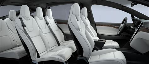 Das model y long range awd wiegt 2003kg und darf höchstens 402kg zuladen. A look at the Tesla Model X's vegan Ultra White interior ...