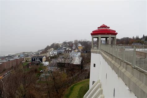 De recensies van la terrasse leren alvast dat ook witte mensen er zich gediscrimineerd voelen. La Terrasse de Lévis, in Lévis, Quebec | La Terrasse de ...