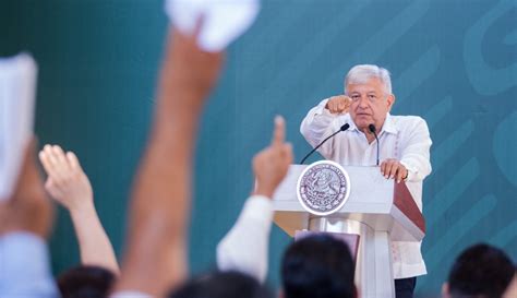 La w es un programa noticioso y de opinión, bajo la conducción de julio sánchez cristo en compañía de periodistas como alberto casas santamaría, camila zuluaga, y felix de bedout, entre otros. Conferencia de prensa AMLO en vivo hoy 23 de abril de 2019 ...