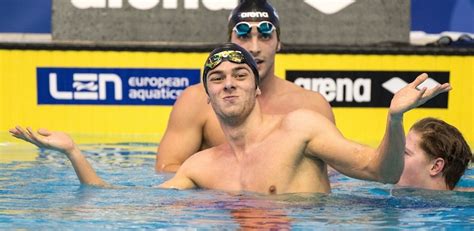 «appendete striscioni, condividete la foto». Gli Europei di nuoto in vasca corta in 24 fotografie - Il Post