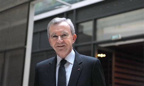 Bernard jean étienne arnault (french: Fortuna de dono da Louis Vuitton já estaria na Bélgica ...