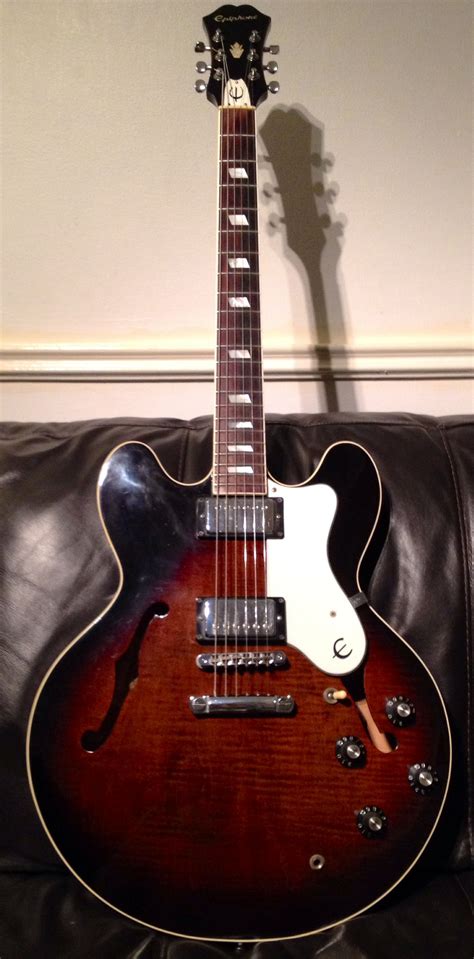 Noel gallagher started very modestly in terms of effects, relying heavily on his amps to push his signature distortion, and on studio production. 1983 Epiphone Riviera in Antique Sunburst. This particular ...