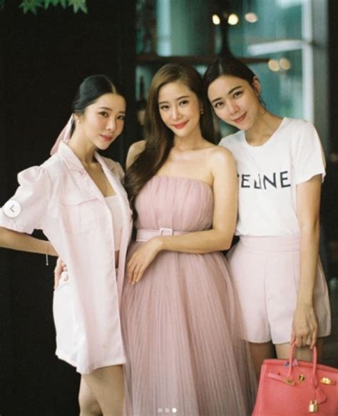 สอบถามข้อมูลเพิ่มเติมเกี่ยวกับการให้บริการ mri ได้ที่ หน่วยงานธุรการบริการรังสีวิทยาวินิจฉัย อาคารภูมิสิริมังคลานุสรณ์ ชั้น 2 โรงพยาบาล. ขยี้ตาหลุด! นิวเคลียร์ แชะภาพกับ แจม-เนย นึกว่าแฝด3