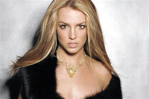 Britney spears seemingly responds to unauthorized documentary. teoria-stagioni-Britney-Spears - Isabella Ratti