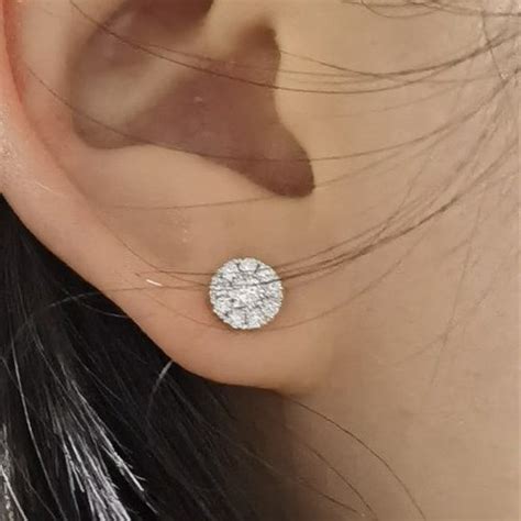 Other symptoms of a gold allergy. Allergic To White Gold Earrings - Is It Normal? - A Fashion Blog