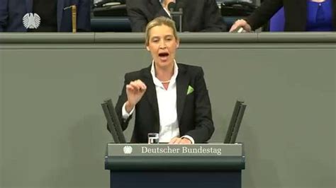 Persönliche animositäten und intrigen sorgen immer wieder für schlagzeilen. AfD-Chefin Weidel zu Wahlkampfspenden: "Fehler macht ...