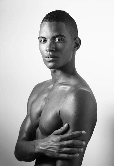 Biographie, dernières actualités et vidéos exclusives de terence telle sur mytf1. First Runway - men board: Terence Telle