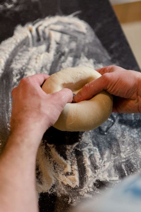 Wenn du diese vorbereiten möchtest, kannst du es einfrieren, aber dann auch gleich gefroren anbraten mit etwa. Dumpling Teig selber machen-2 - Kuechenchaotin